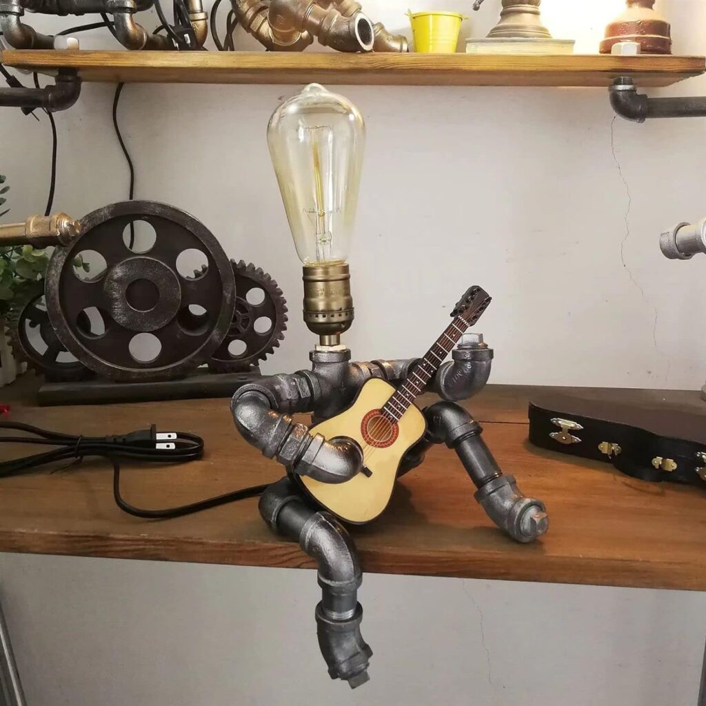 Ilumina tu espacio con arte musical: Descubre la lámpara de guitarra steampunk